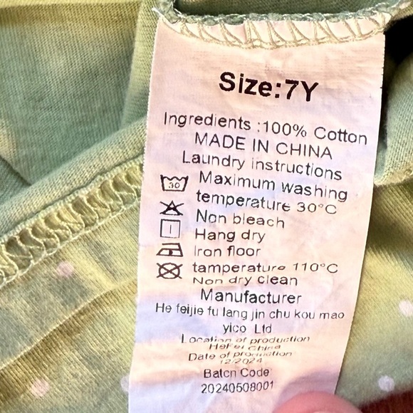 🍓Boden-like Green Dress with Rabbit and Strawberry Design - Picture 2 of 3